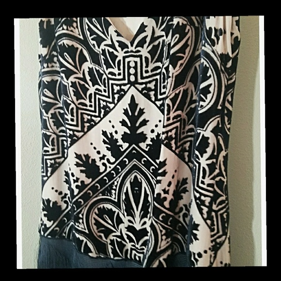 NWT. Max Studio Specialty Dress.......size S - Picture 2 of 2